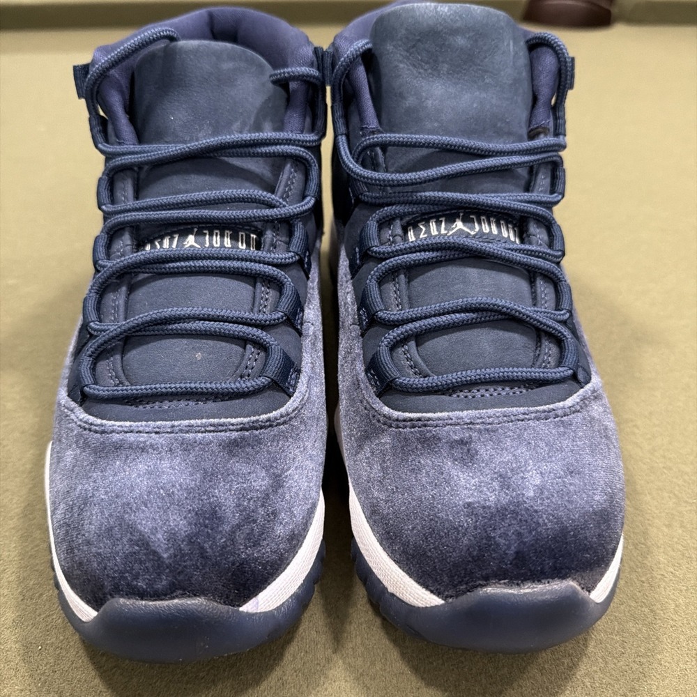 Nike Air Jordan 11 Retro Midnight Navy Velvet GS Size 8.5 US / 40 EU Sneakers - Picture 4 of 10